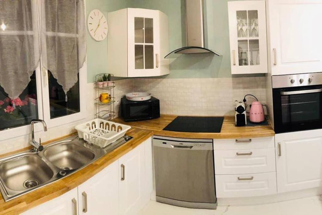 Ca Dei Figli, Charmante Maison De Ville. Bailly-Romainvilliers Bagian luar foto